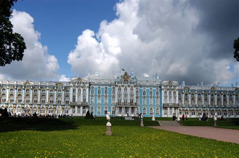 Magnificent palace of Empress Catherine · Russia Travel Blog