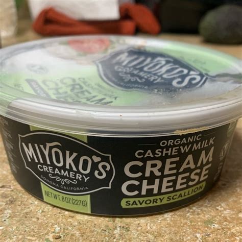 Miyoko's Creamery Organic cashew milk cream cheese savory scallion ...