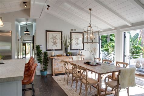 Laguna Beach Bungalow | Bungalow decor, Bungalow interiors, Beach ...