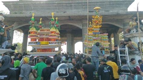 Ritual Tabut Tebuang Atau Pembuangan Tabut, Tanda Berakhirnya Festival Tabut 2022 di Bengkulu ...