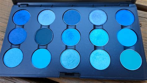 Need A Makeup Fix: MAC Eyeshadows - Blue Palette and Swatches