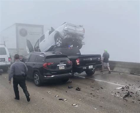 "Super fog" near New Orleans blamed for pileup that killed 7, involved 158 vehicles