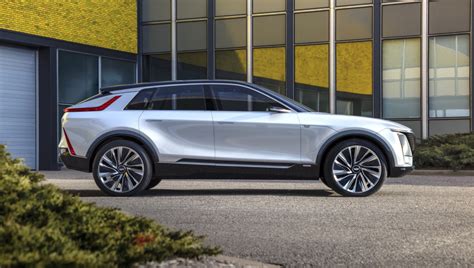 2023 Cadillac Lyriq revealed: 300-mile crossover starts brand’s move to mostly EV