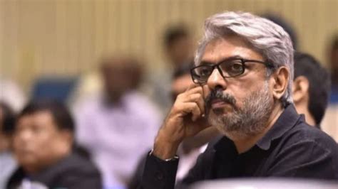 Sanjay Leela Bhansali To Choose Between 90s Hit ‘Baiju Bawra’ And ‘Inshallah’ For Remake; Details