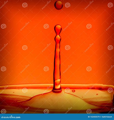 Water Droplet Splash on Water Stock Image - Image of splash, dominant ...