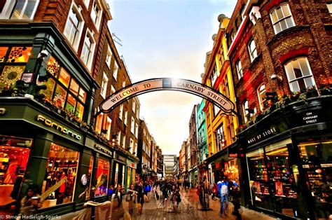 Londra: cosa fare e vedere a Soho (itinerario passo-passo)