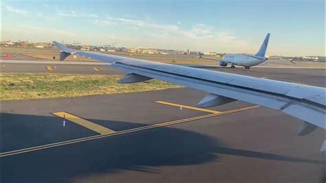 United Airlines Airbus A320-200 Pushback and Takeoff from Newark (EWR ...