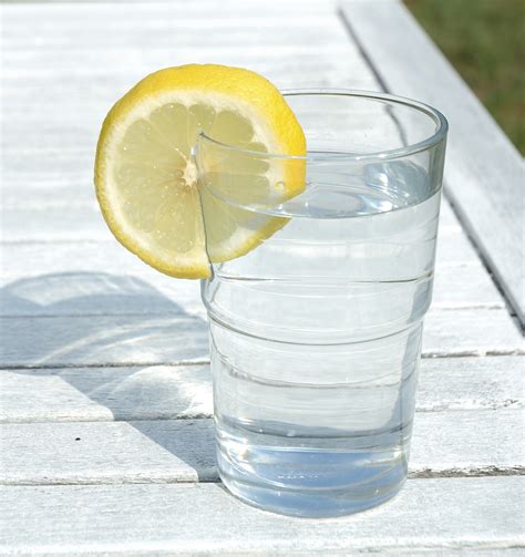 Lemon Water Facts, Health Benefits and Nutritional Value