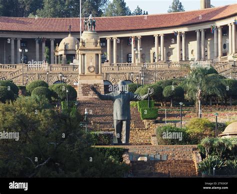 Very large Nelson Mandela statue at the Union buildings where he gave his famous speech ...