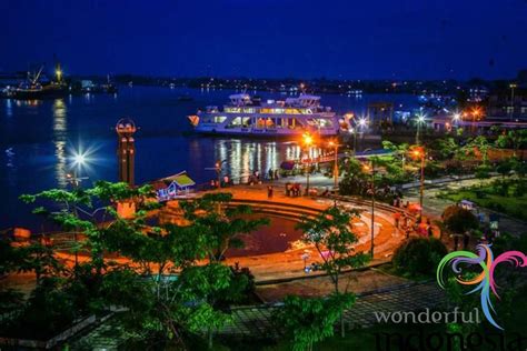 West Borneo - West Kalimantan Tourism - Photo Gallery - pontianak city at night 2.JPG