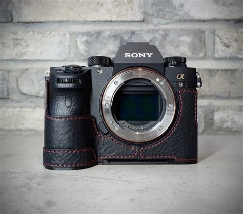 Best Accessories Sony A7III, A7rIII | Alik Griffin