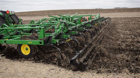 New John Deere Chisel Plow tackles tough soils, heavy residue | AGDAILY