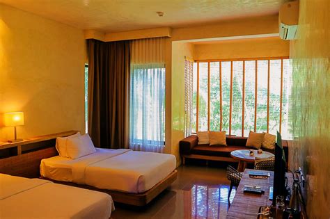 WAKING UP LIKE ROYALTY AT AMORITA RESORT BOHOL