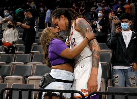 Brittney Griner's Wife, Cherelle, Shares Heartbreaking News - The Spun