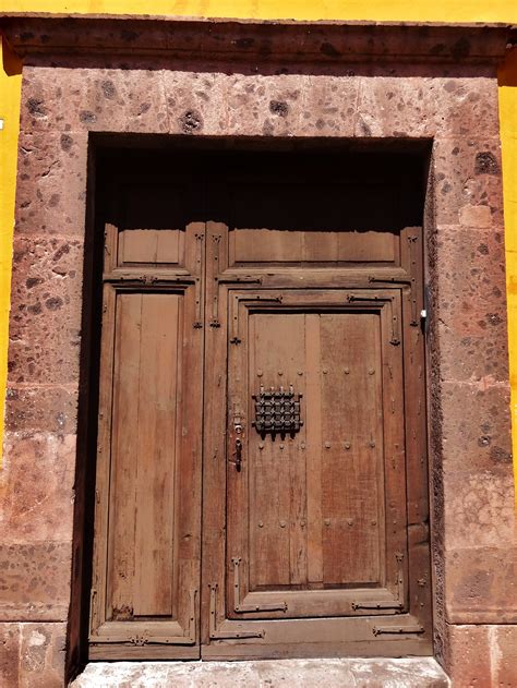 Doors of San Miguel de Allende, Mexico. Photo # 29. | San miguel de allende, Casa estilo ...