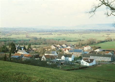 Theale village © Flying Stag :: Geograph Britain and Ireland