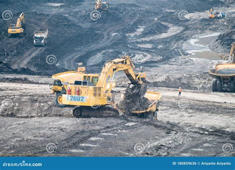 Open Pit Coal Mining editorial photo. Image of excavation - 180859636