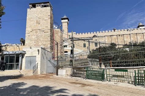 Israel cuts parts of stairs of Ibrahimi Mosque in Hebron – Middle East ...