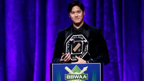 2023 American League MVP Shohei Ohtani's speech at the New York BBWAA Awards Dinner! - YouTube