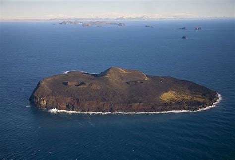 The fall of Surtsey | VolcanoCafe