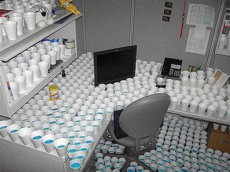 30 Creative April Fools Office Pranks | Bürostreich, Lustige ...