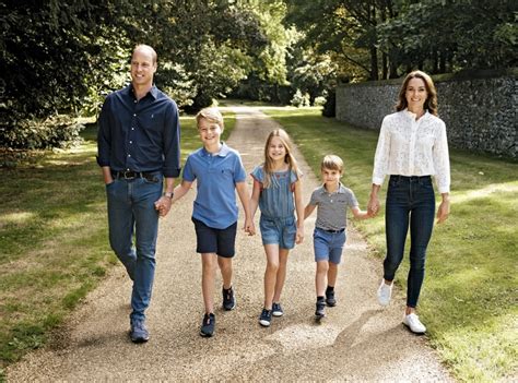 Prince William, Kate Middleton Pose with Kids in 2022 Christmas Card