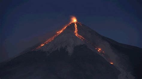 Volcan De Fuego GIFs - Find & Share on GIPHY