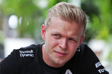 Renault extends option on Magnussen's contract | F1-Fansite.com