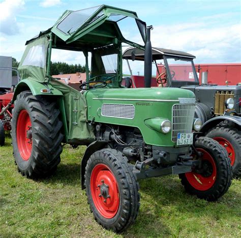 Fendt Favorit 3 Antique Tractors, Old Tractors, Classic Tractor, Antique Clocks, Vintage Farm ...