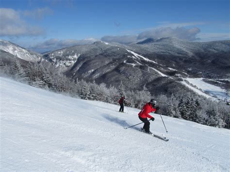 Stowe Vermont skiing | TheLuxuryVacationGuide