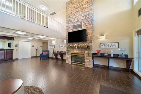 COMFORT SUITES RED BLUFF NEAR I-5 $111 ($̶1̶1̶9̶) - Updated 2023 Prices & Hotel Reviews - CA