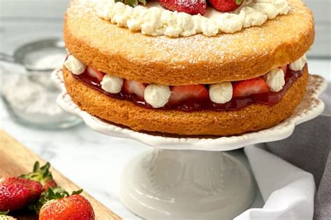 Victoria Sponge Cake Recipe: Rich in British Royal History - 31 Daily