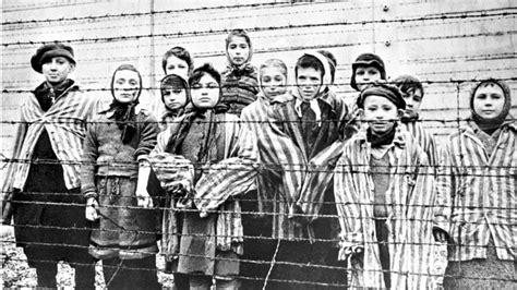 Auschwitz: How death camp became centre of Nazi Holocaust - BBC News