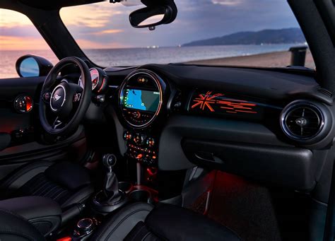 2018 MINI Cooper S-interior