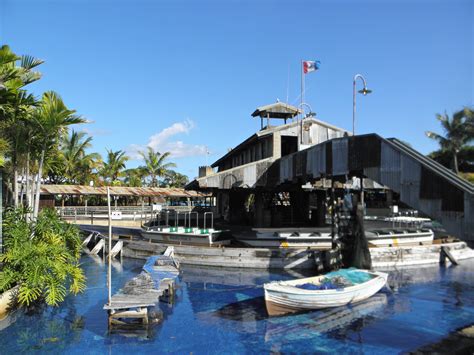 File:Bermuda Triangle station at Sea World.jpg - Wikipedia