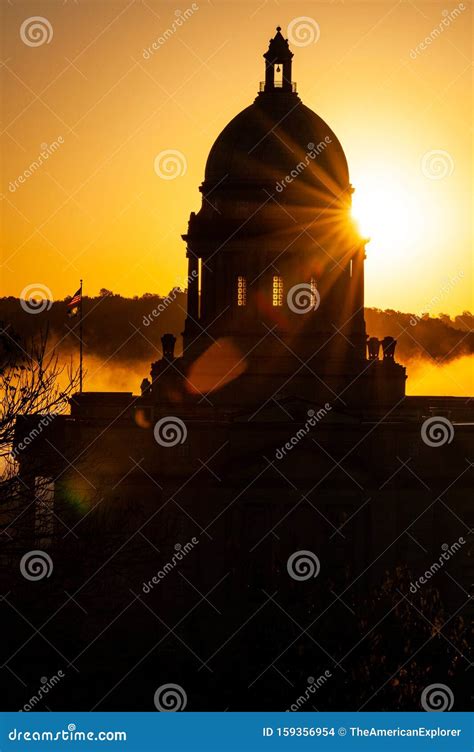 Sunrise + Low Fog Cover - Historic Kentucky State Capitol Building - Frankfort, Kentucky Stock ...