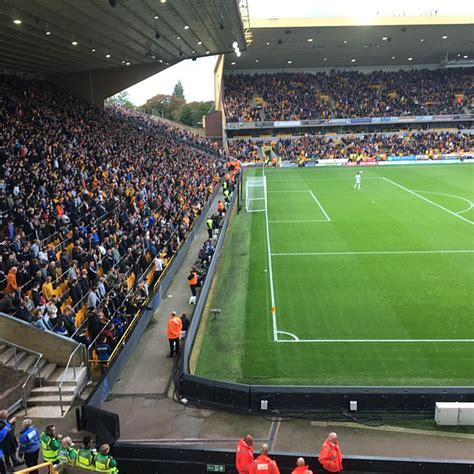 AFL Architects | Barrier Seating at Molineux Stadium and the Premier…