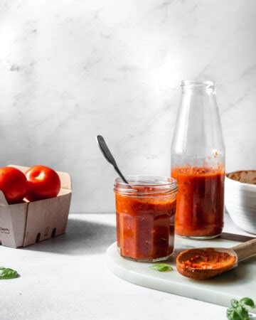 low-carb tomato sauce recipe - Stem + Spoon