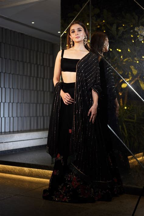 Alia Bhatt Wears A Black Designer Lehenga At Shah Rukh Khan's Diwali ...