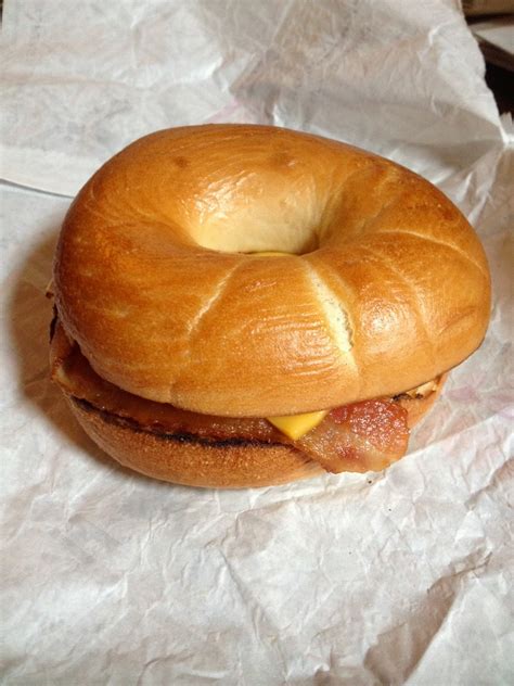 52 Sandwiches: Breakfast Sandwich #21 - Dunkin Donuts (DD) aka the "D" Stands For Dry