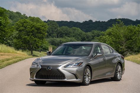 2019 Lexus ES 350 First Drive Review | Automobile Magazine