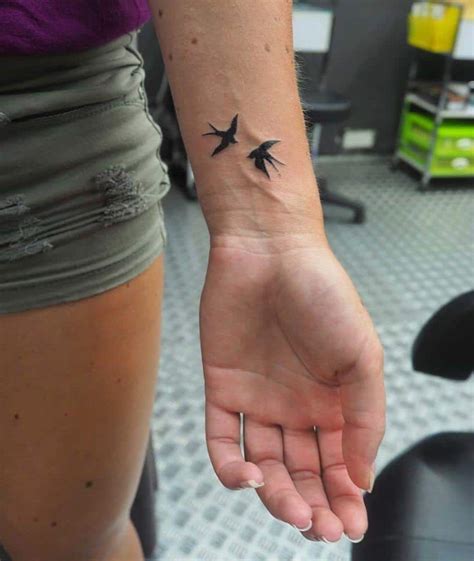 45 Impressive Sparrow Tattoo Ideas - Tattoo Inspiration & Meanings