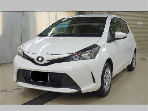 used Toyota Vitz pictures - 2015 model White Pearl color photo