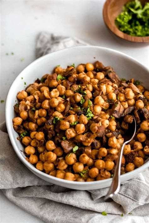 Spiced Chickpeas Recipe with Mushrooms and Garlic {Vegan + GF}