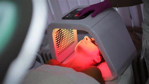 What is Low Level Laser / Light Therapy (LLLT)? Treatment and cosmetic indications - Richard Troy