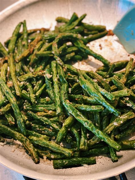 Stir-Fried Garlic Green Beans (3 Ingredients ONLY!) - Tiffy Cooks