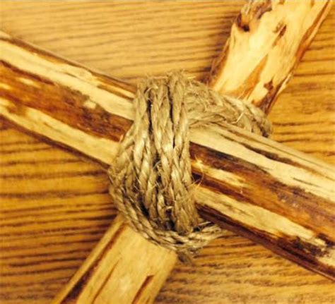 How to Tie a Traditional Diagonal Lashing: Video When putting crossed braces on a structure to ...