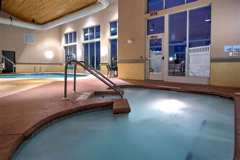 Holiday Inn Express & Suites Green Bay East, an IHG Hotel Green Bay, Wisconsin, US ...