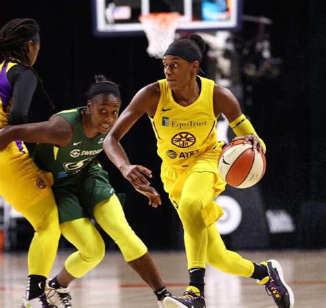 Jewell Loyd hits Buzzer-Beater to Defeat Sparks 90-89 – Los Angeles ...