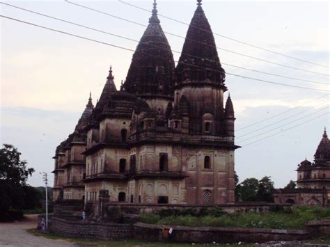 Orchha palace and temples - mystic place full of history - Path is my goal